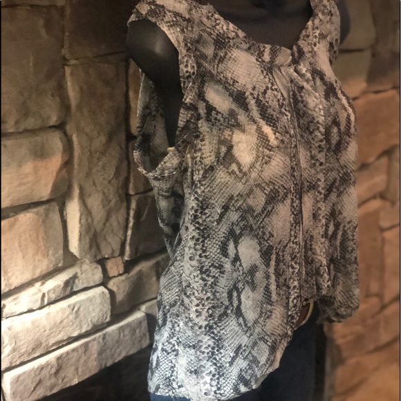 Top - Picture 5 of 8